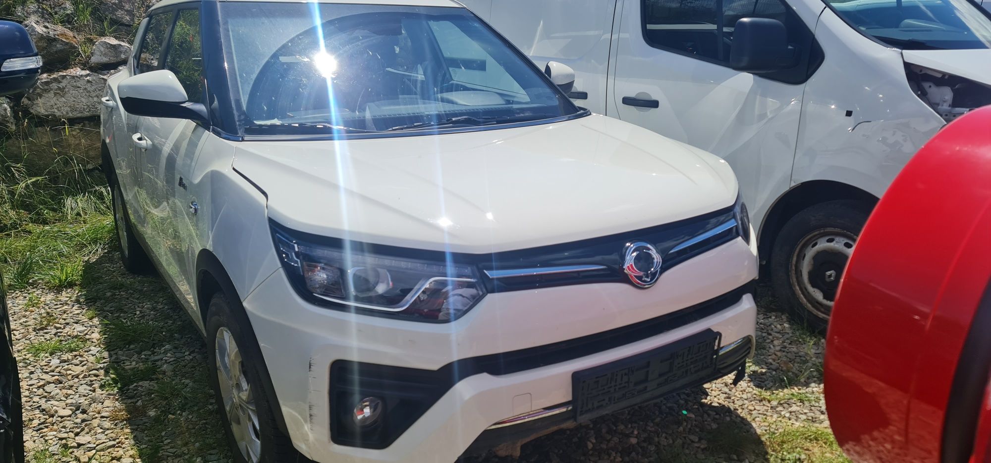 SsangYong Tivoli 1.5 TGDi . 2023 . Automat . 30000 km . Avariat
