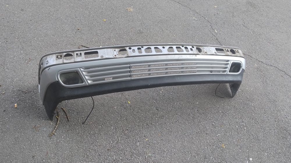 Предна броня за Мерцедес Е класа w210