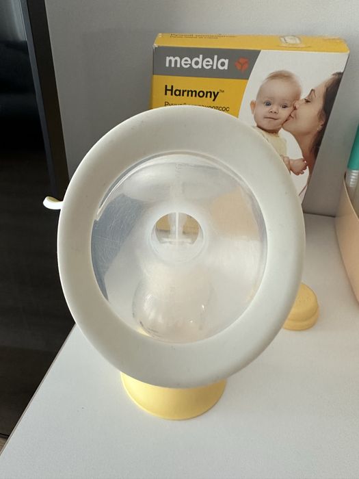 Medela Harmony ръчна помпа