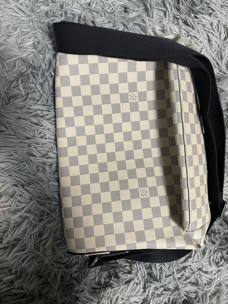 Оригинална чанта Louis Vuitton