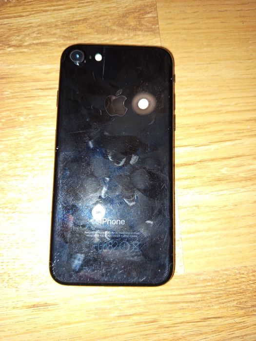 iPhone 7 128 гигабайта заключен с icloud