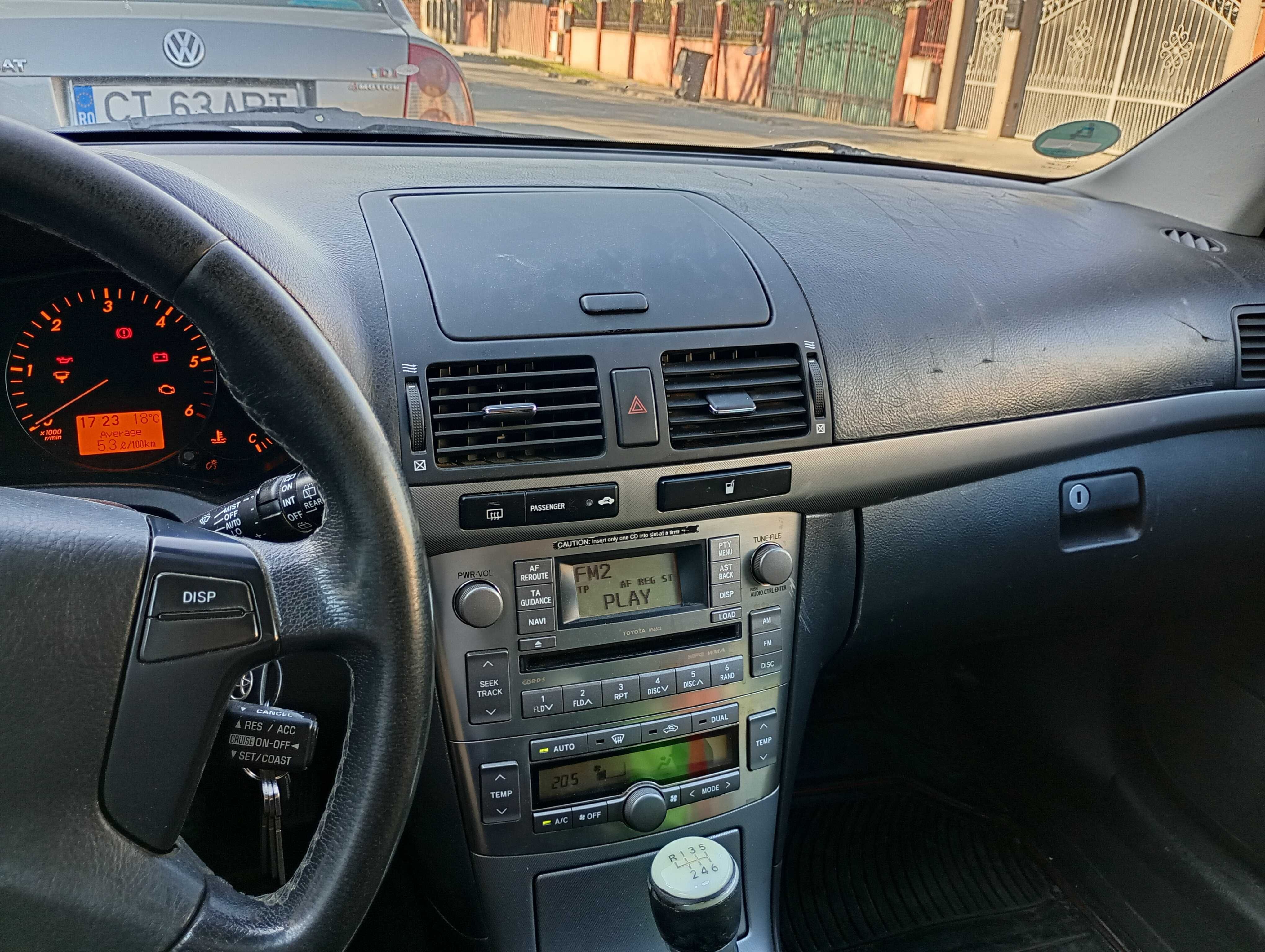 Vând Toyota avensis second hand