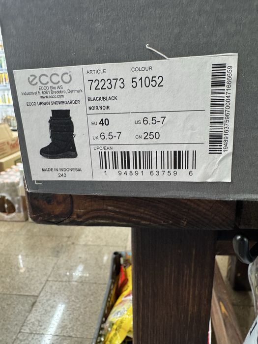 Продам зимнюю обувь ecco