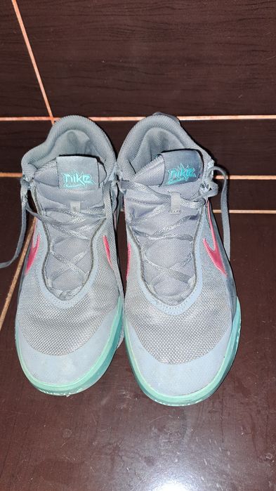 Vând încălțăminte fete și baieti