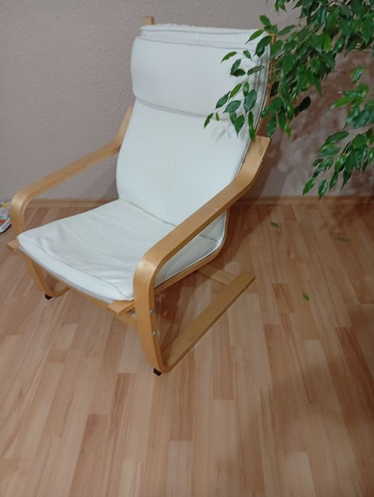 Люлеещ се  стол  с меки възглавнички