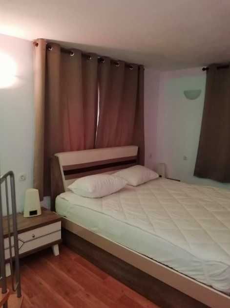 Дава се под наем Тристаен апартамент в Пловдив, Христо Смирненски - 90 кв.м за 418.2 € - Снимка #1