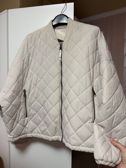 Женская куртка стильная