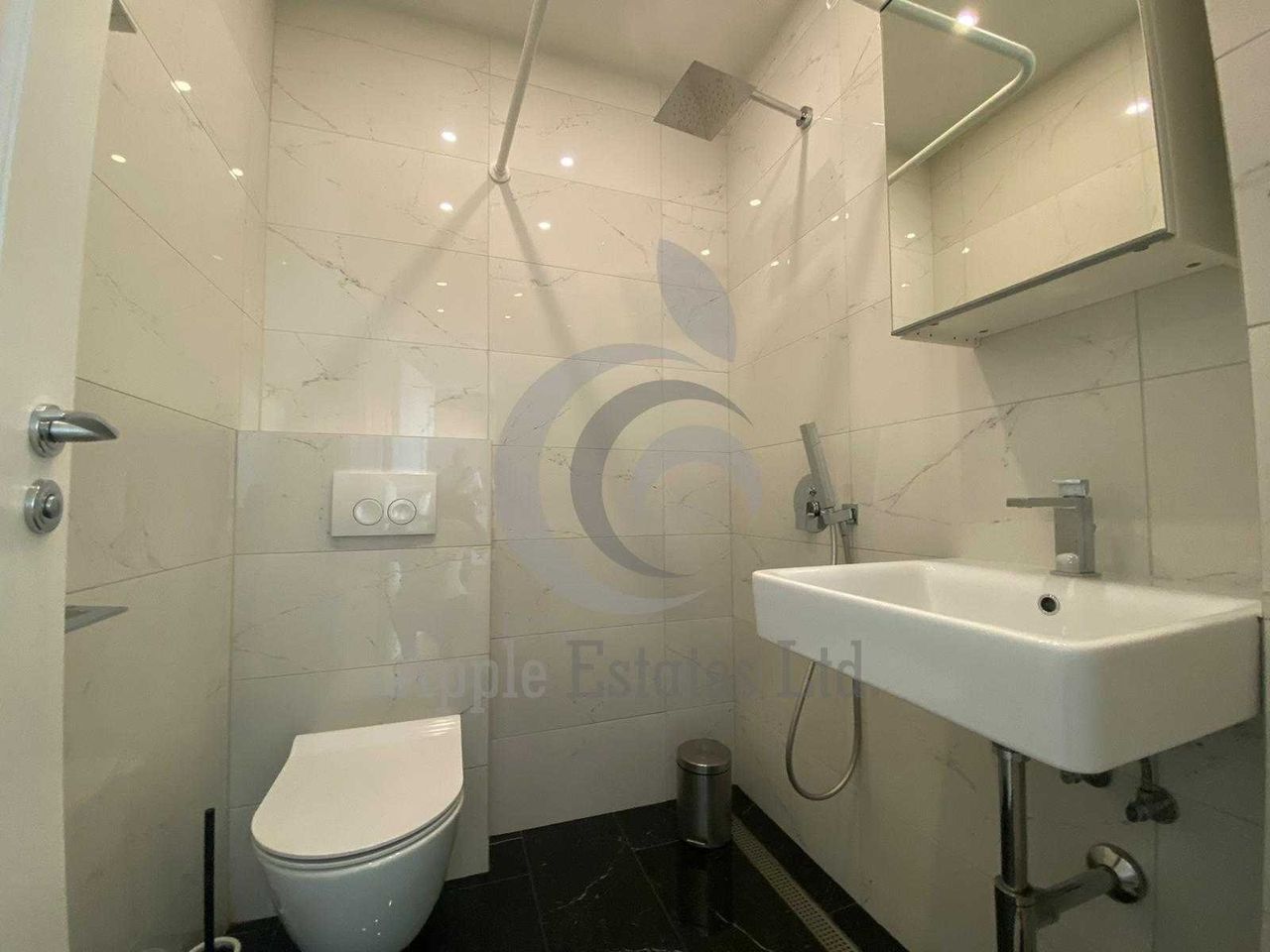 Дава се под наем Тристаен апартамент в София, Център - 110 кв.м за 1100 € - Снимка #7