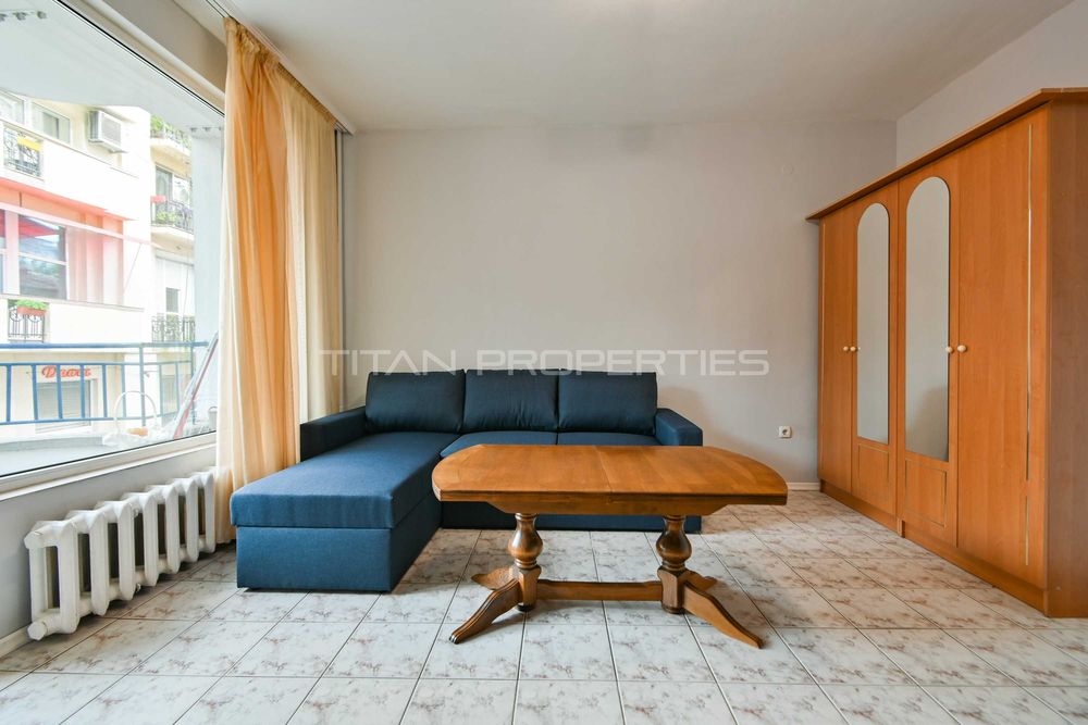 Продава се Тристаен апартамент в София, Център - 80 кв.м за 3000 €/кв.м - Снимка #1