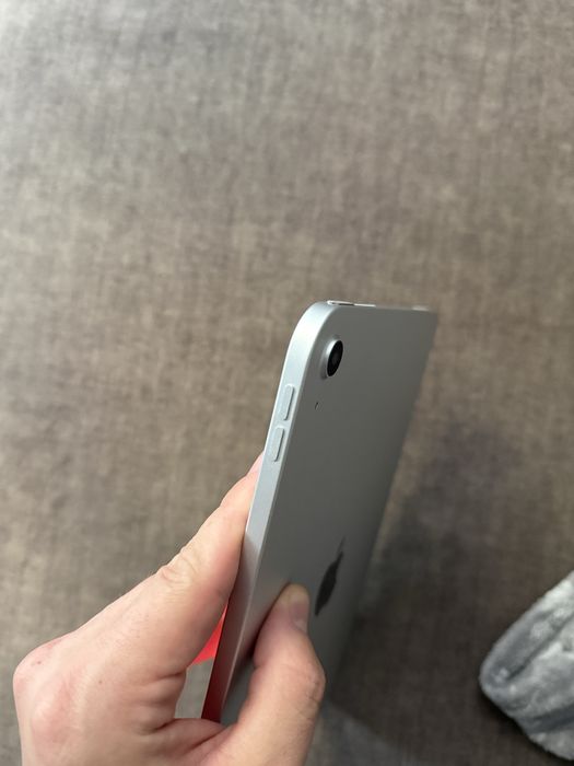 iPad 10.9 (10th gen) 2022 model A2696