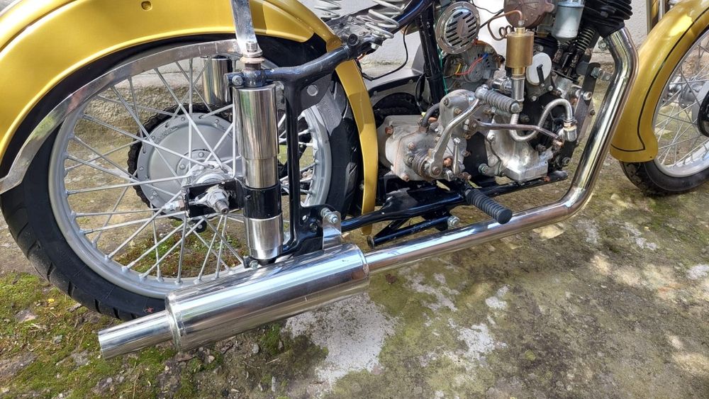 De vanzare motocicleta veche anii 30 triumph tiz norton bsa