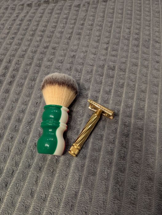 Продаю набор для классического бритья