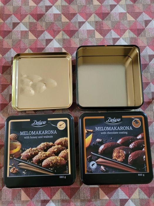 Празни метални кутии