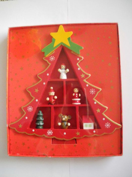Декоративна дървена коледна елха + коледен артикул + коледни стикери