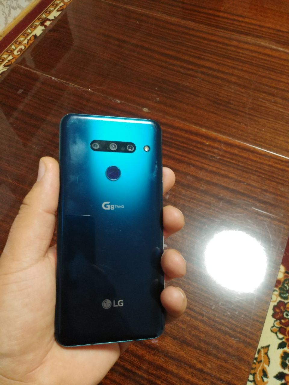 LG G8 ThinQ 6/128    snapdragon 855