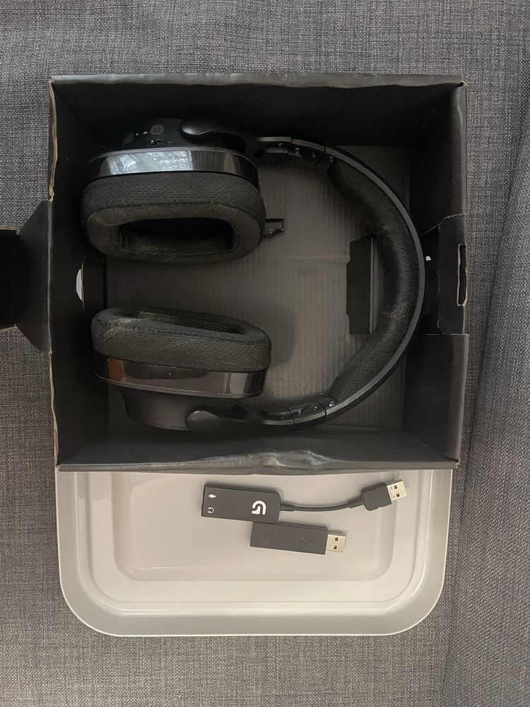 Casti logitech G533 cu dongle / receiver headset