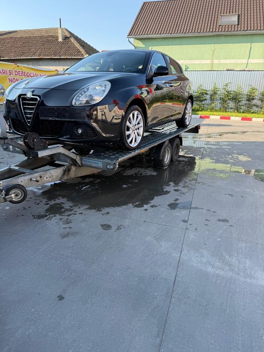 Vând Alfa Romeo Giuletta