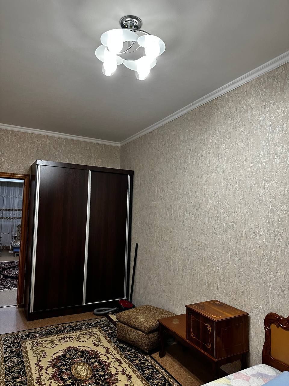 !СВОЯ 2 ком квартира ,Без маклеров ,М.Горький ( м.улугбекский