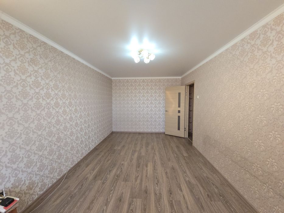 Продам двухкомнатную квартиру нрвой планироки