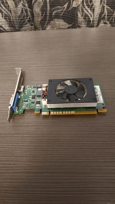 Vând placă video Nvidia GeForce GT 730 2GB GDDR5