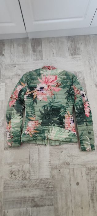 Дамско яке Guess