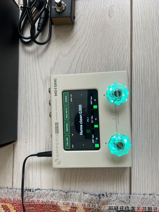 Продаю удобный, компактный Hoton Ampero mini