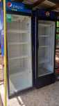 Închiriez vitrine frigorifice