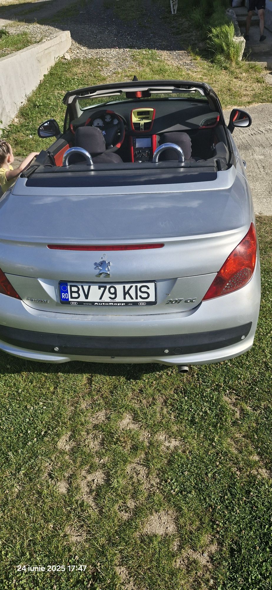 Vând Peugeot 207cc