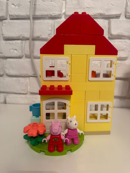 Lego Duplo къщата на Пепа Пиг и приятели. В отлично състояние!
