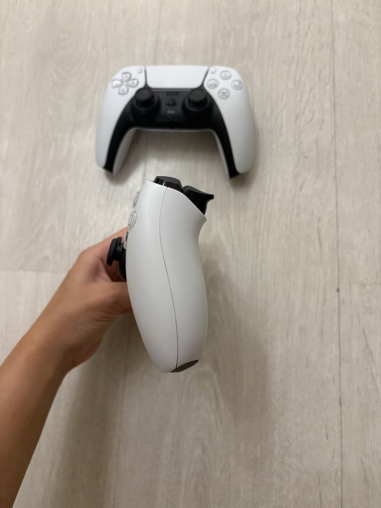 Продавам PlayStation 5