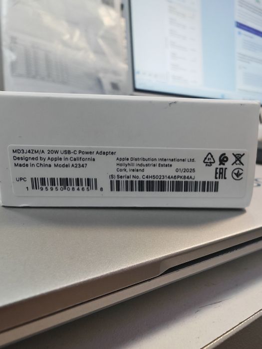 Оригинално зарядно Apple iphone 17 pro max 16 pro 15 plus, 14  20W нов