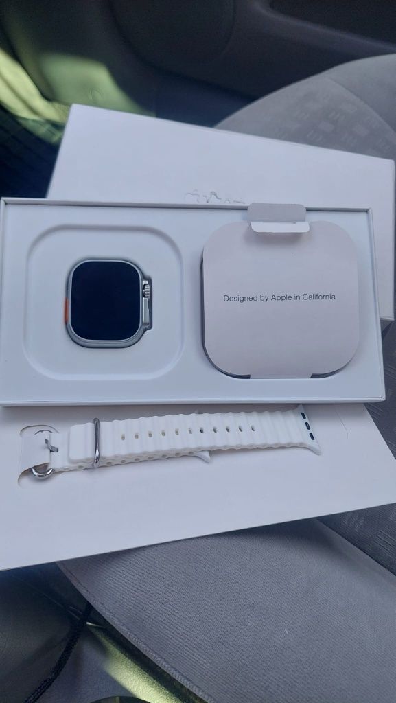 Vând Apple Watch ultra 2