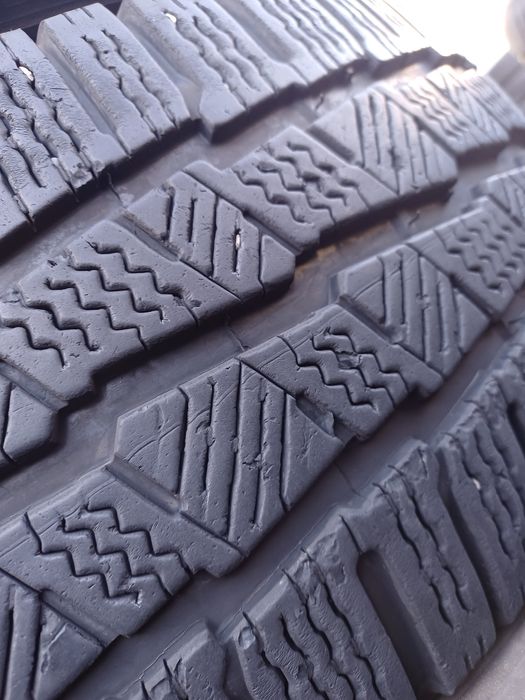 Гуми 235/65/16С  Мишелин