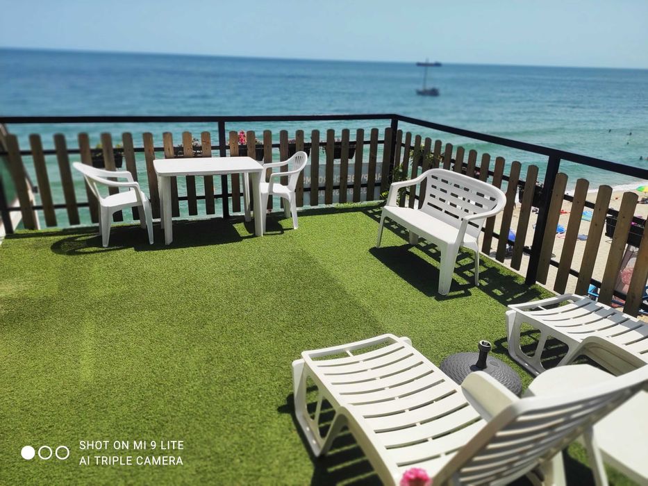 Нова Година или Коледа в къща с ресторант на плажа.