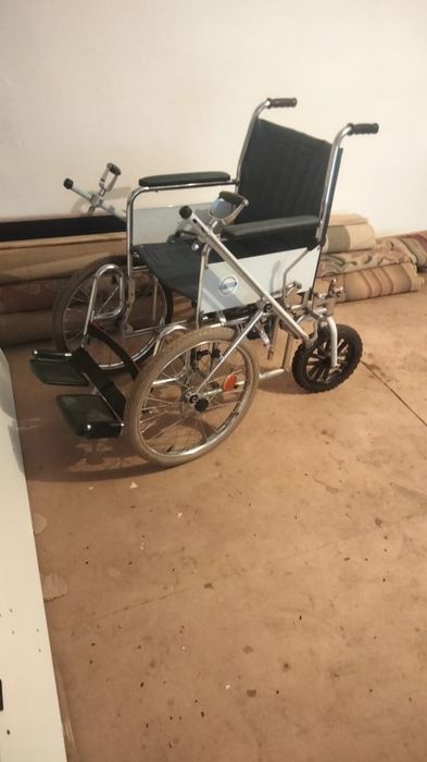 Продам инвалидную коляску