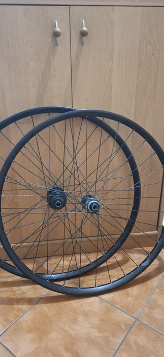 Vand cauciucuri maxxis 29 si set roti 29