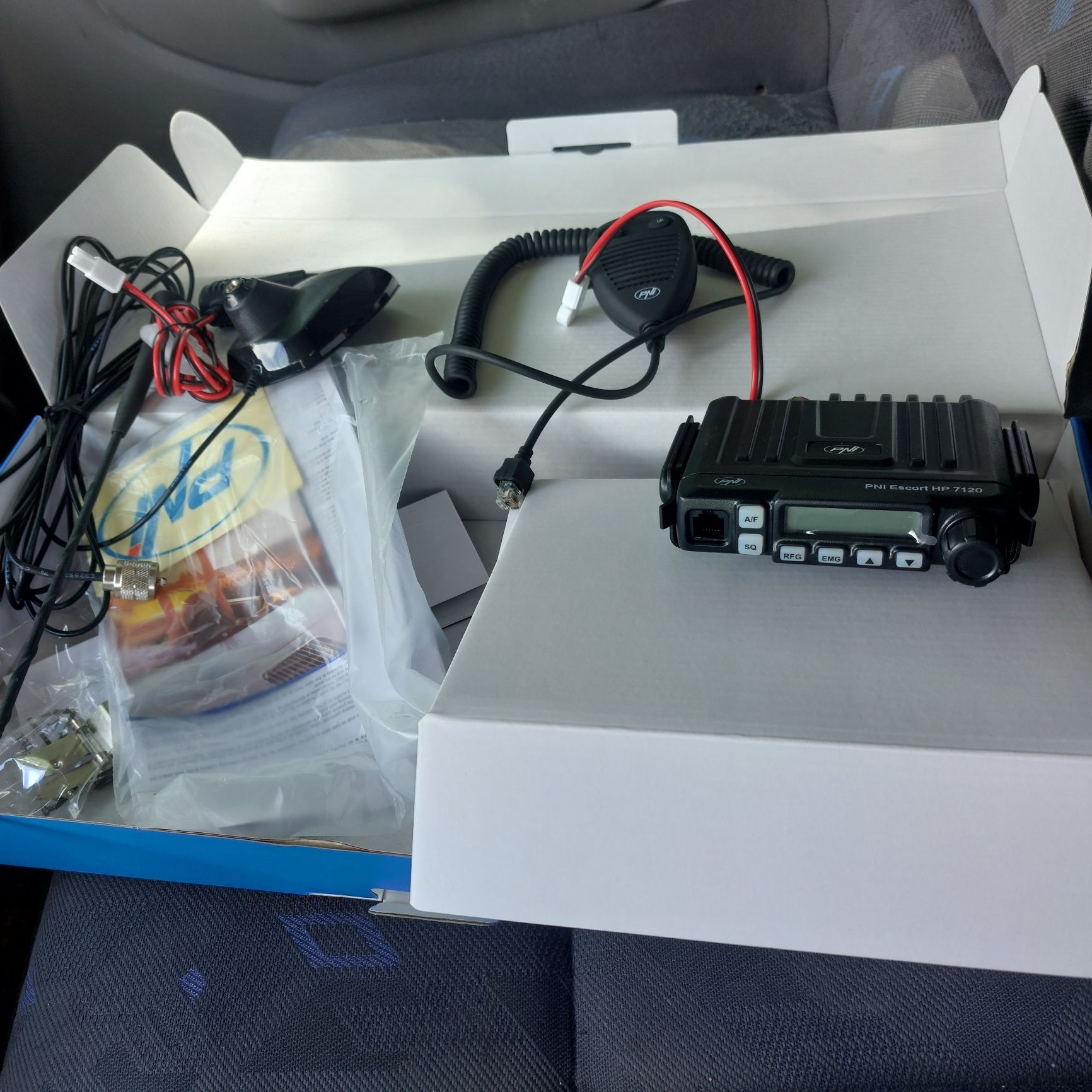 Statie cb PNI Escort HP 7120