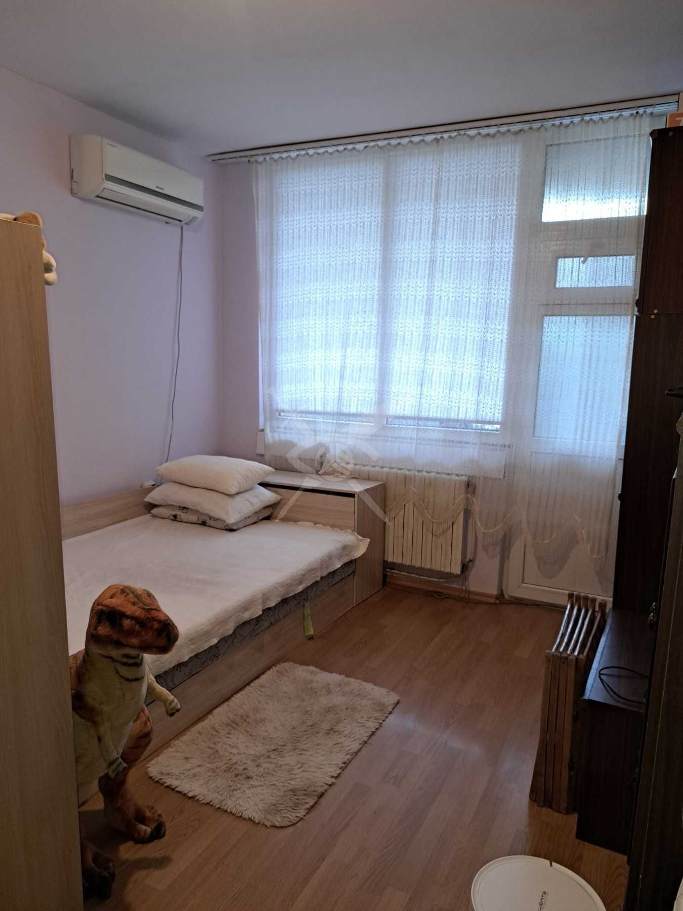 Тристаен апартамент в Айтос 49172