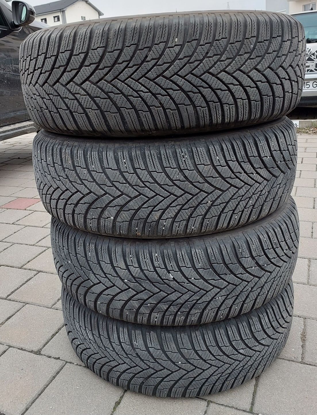 Set 4 anvelope iarna Firestone "Winterhawk 4" dim 215/60/R17/96H