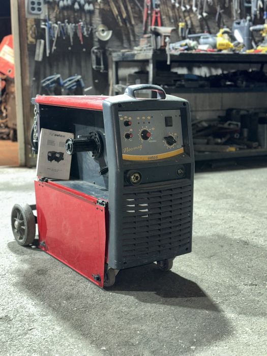 Aparat de sudura Selco Neomig 220