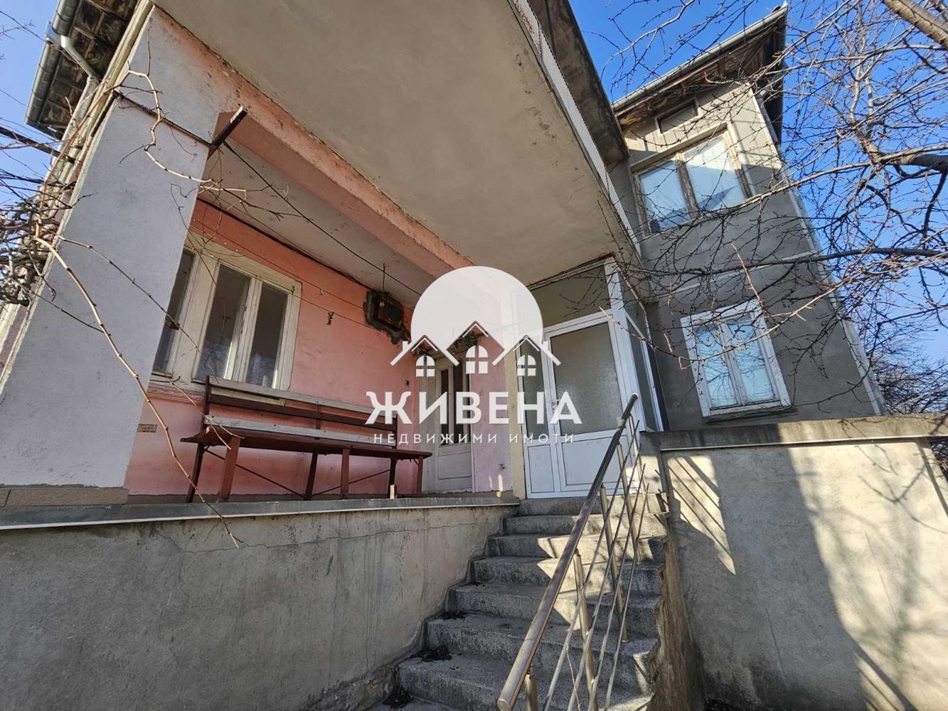 Къща в гр.Каспичан, площ 350 кв.м