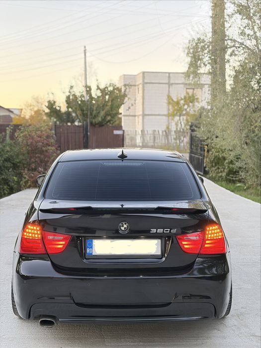 Vând bmw seria 3 e90 facelift