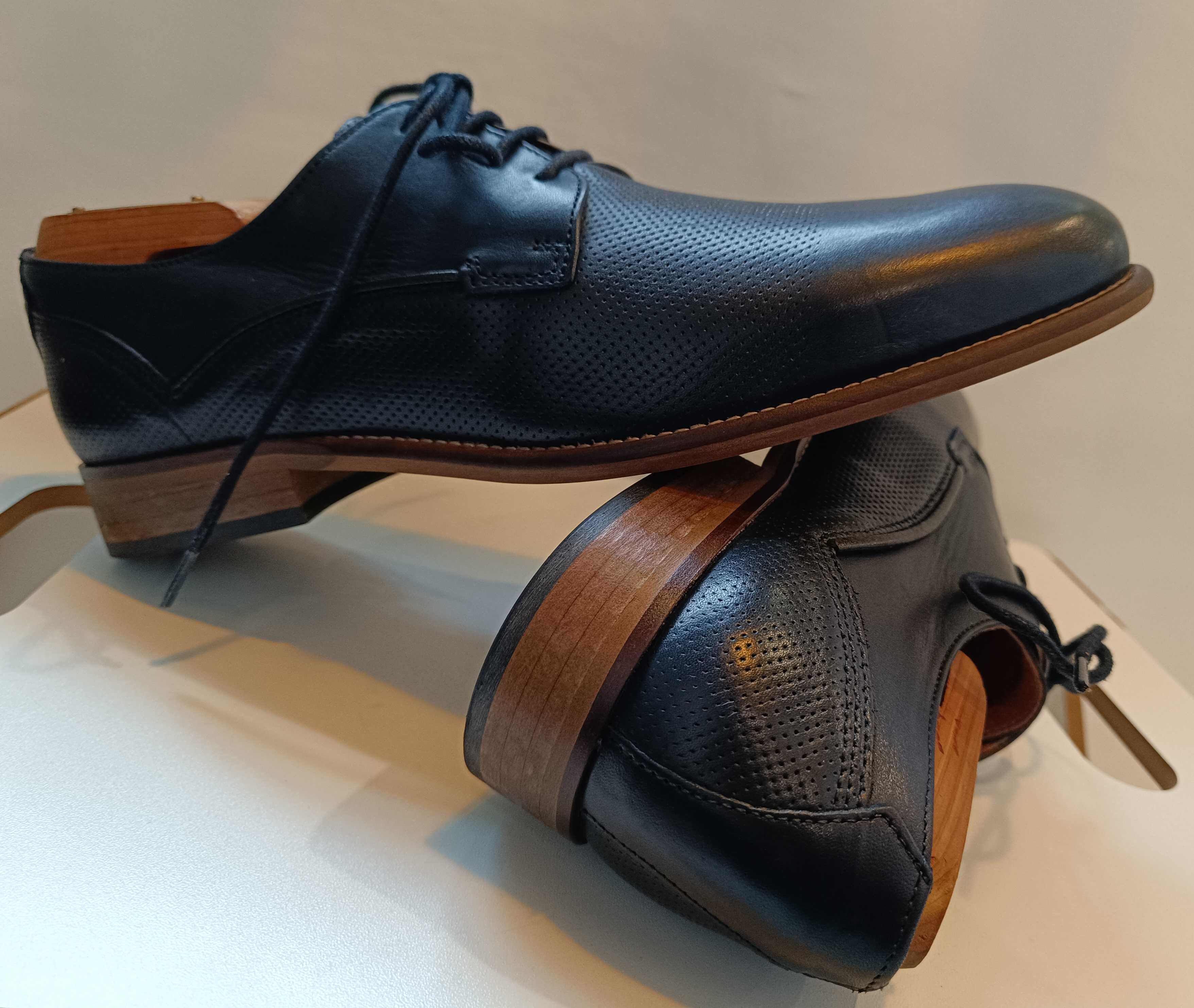 Pantofi derby 40 de lux lucrati manual Minelli NOI piele naturala