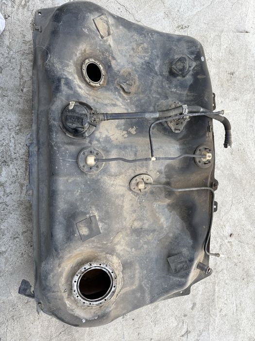 Бензобак на лексус rx300