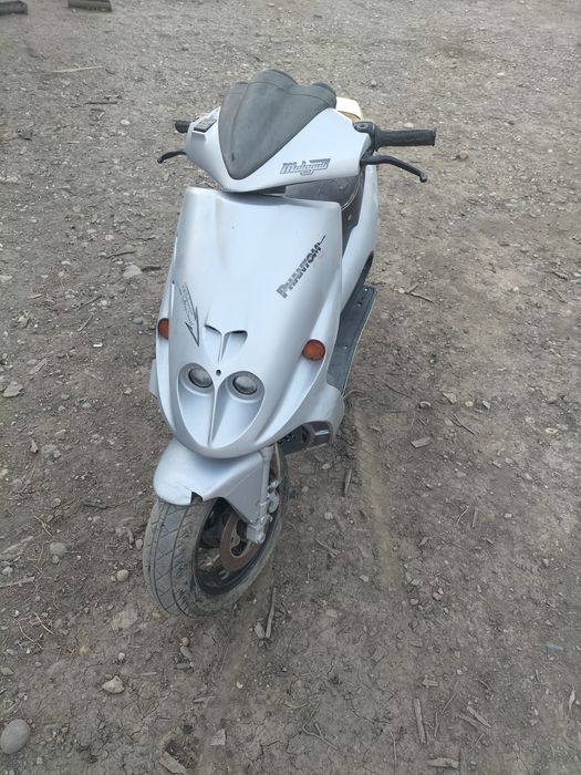 Vând scuter malaguti f12
