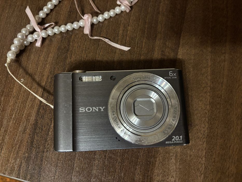 Sony cybershot dsc 810 20MP