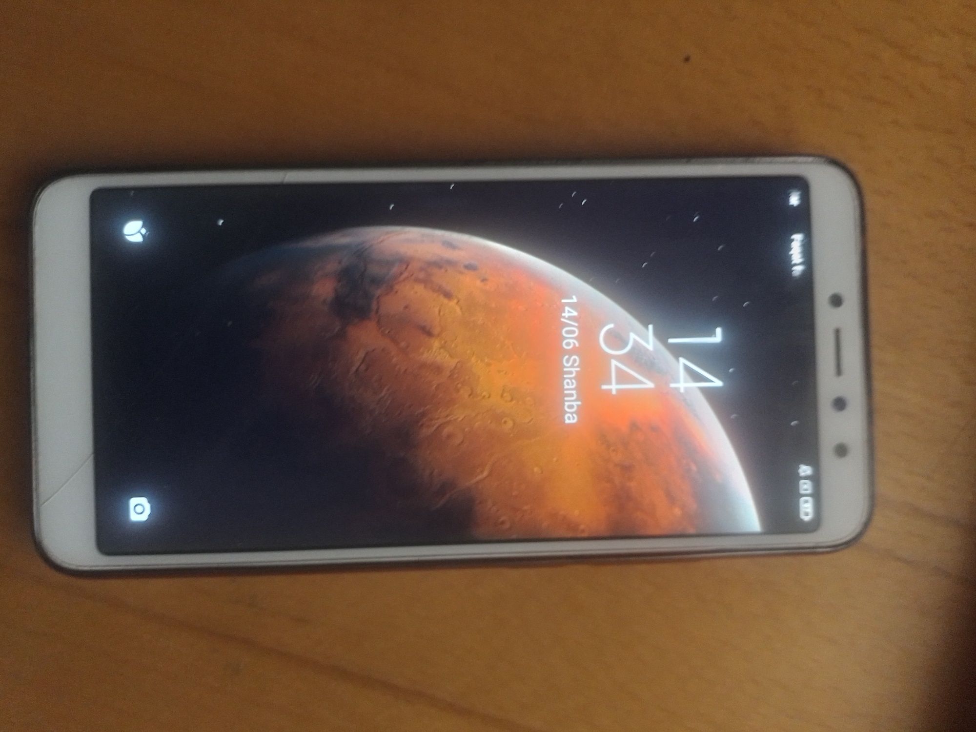 Redmi S2  xotira 24  ishlatilgan  400 000 sum ga sotiladi