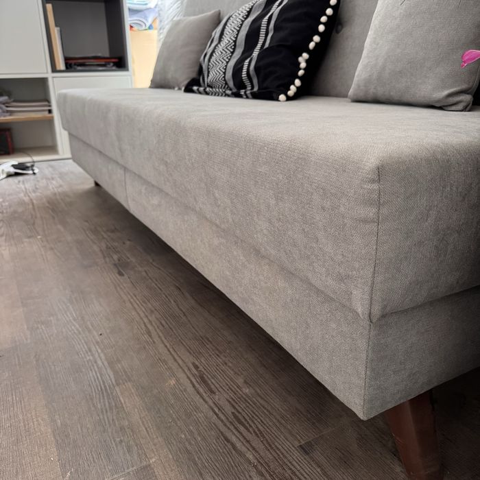 Разтвгатвлен диван, канапе