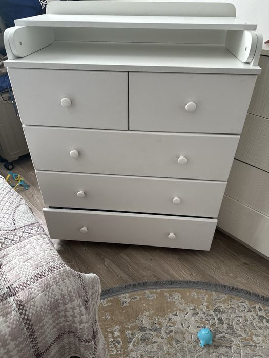 Продам манежку и пеленальный столик.