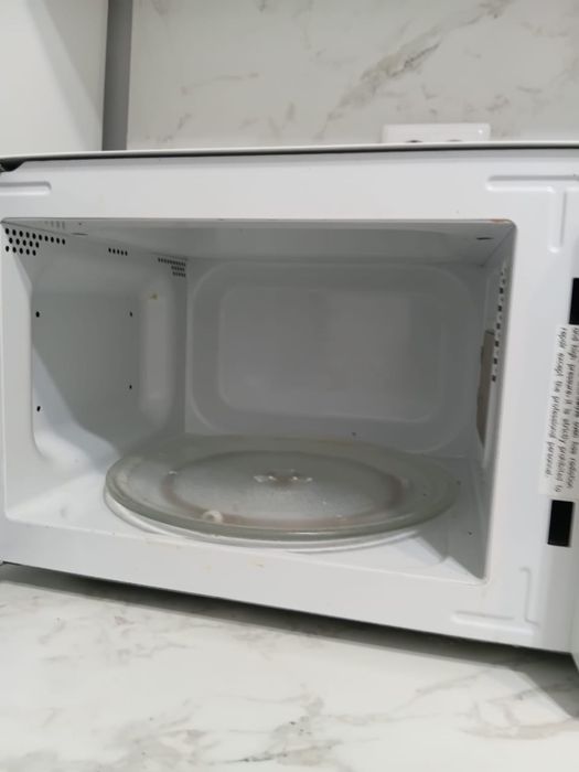 Микроволновка почти новая